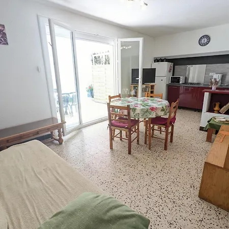 Apartment T2, 4 Pers, Proche Plage, Terrasse Privee, Confort, Calme A - Fr-1-797-14
