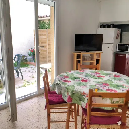 T2, 4 Pers, Proche Plage, Terrasse Privee, Confort, Calme A - Fr-1-797-14 Apartment *